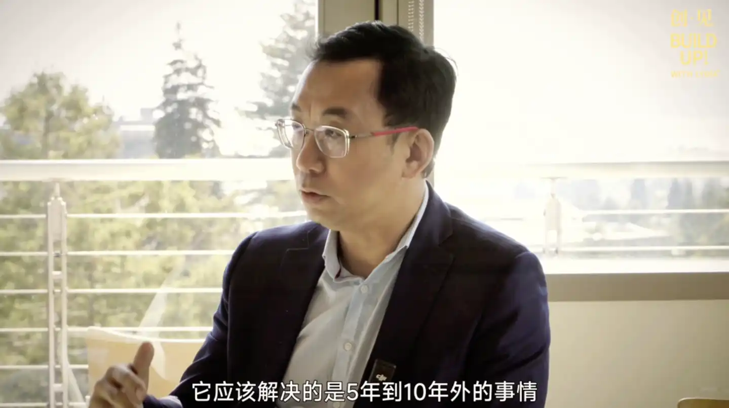 人形机器人