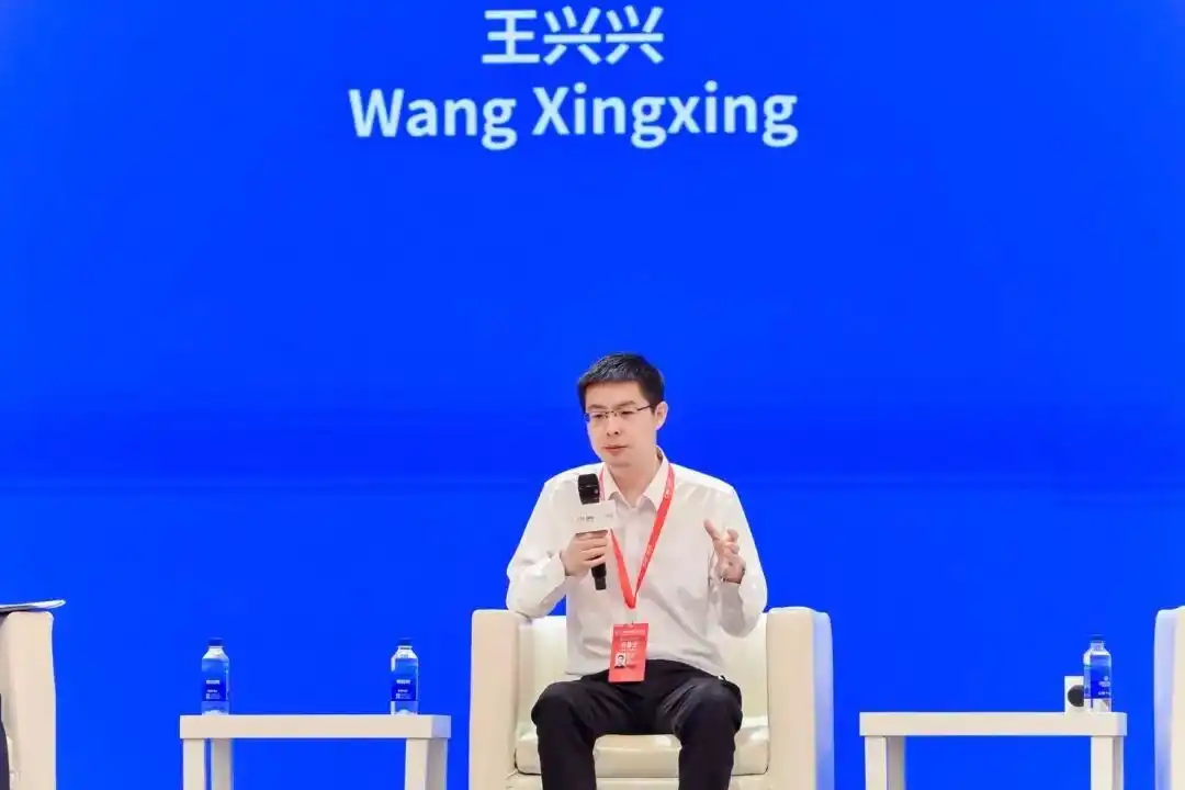 人形机器人